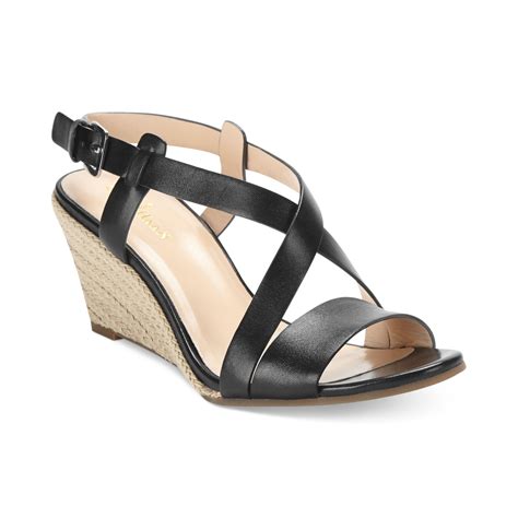 black sandals wedge.